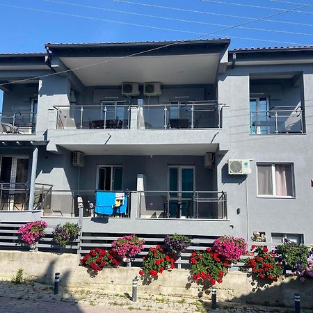 Apartments Miki Поліхроно Екстер'єр фото