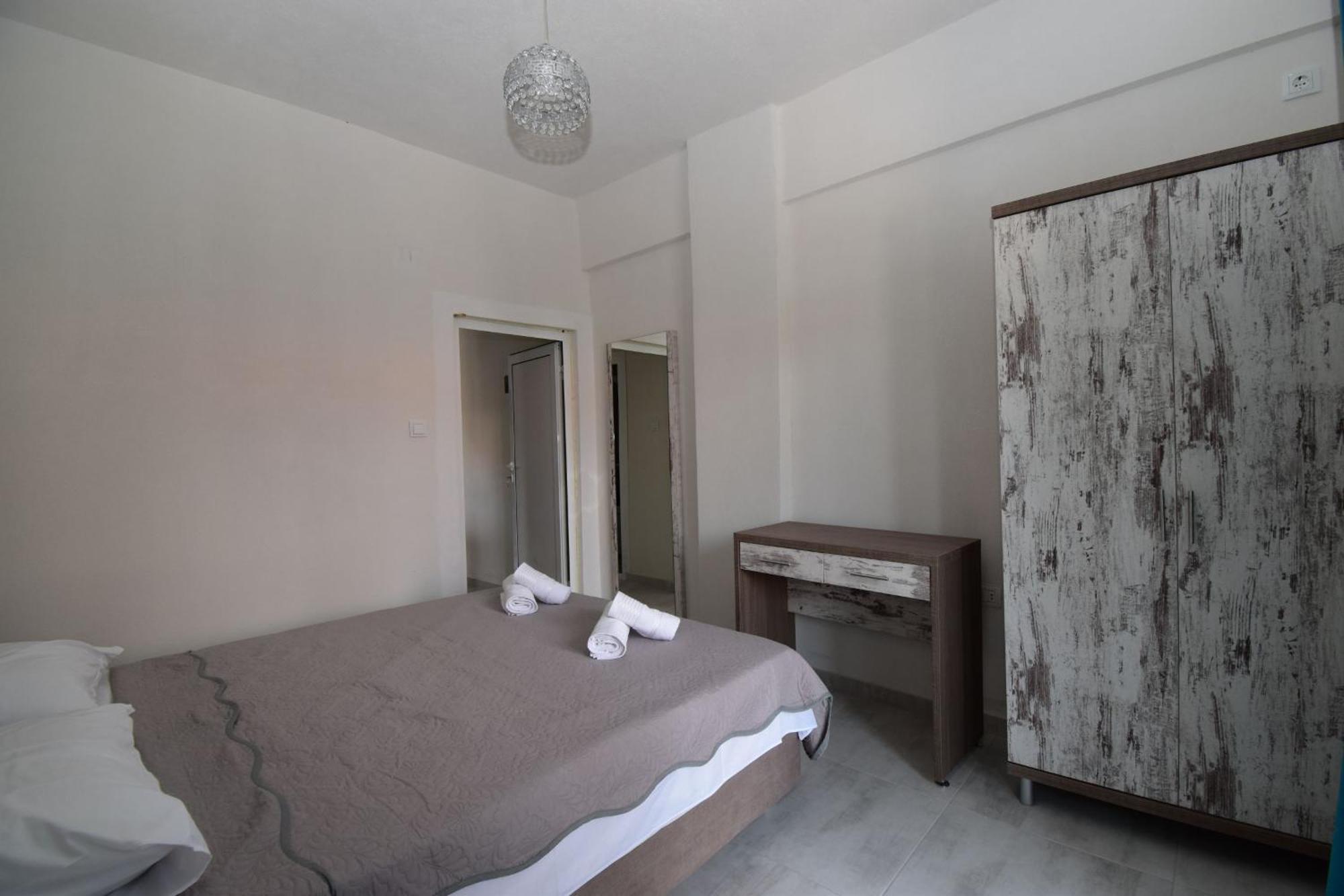 Apartments Miki Поліхроно Екстер'єр фото