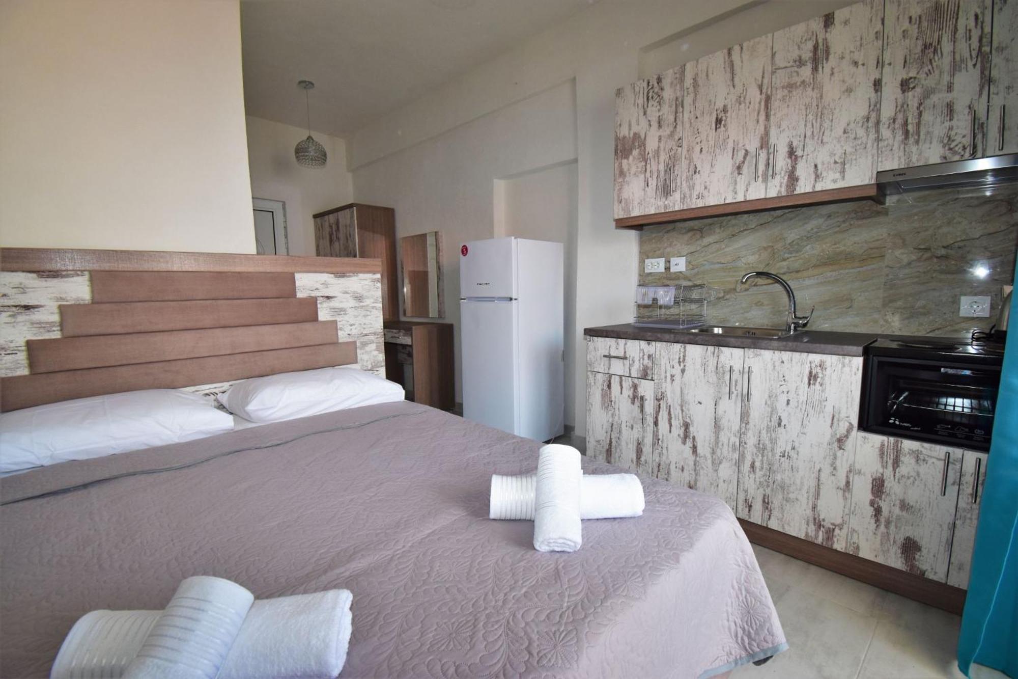 Apartments Miki Поліхроно Екстер'єр фото
