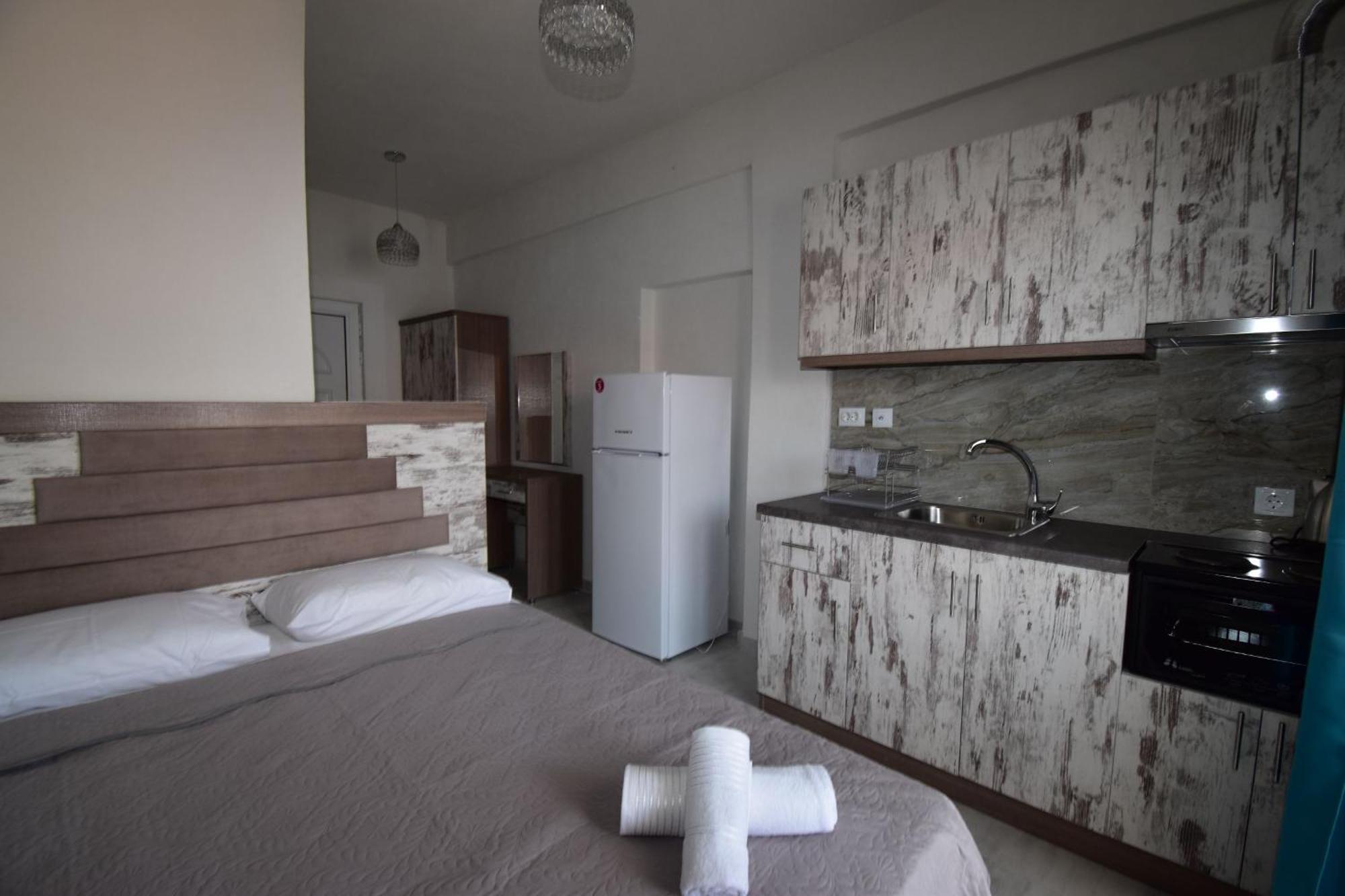 Apartments Miki Поліхроно Екстер'єр фото